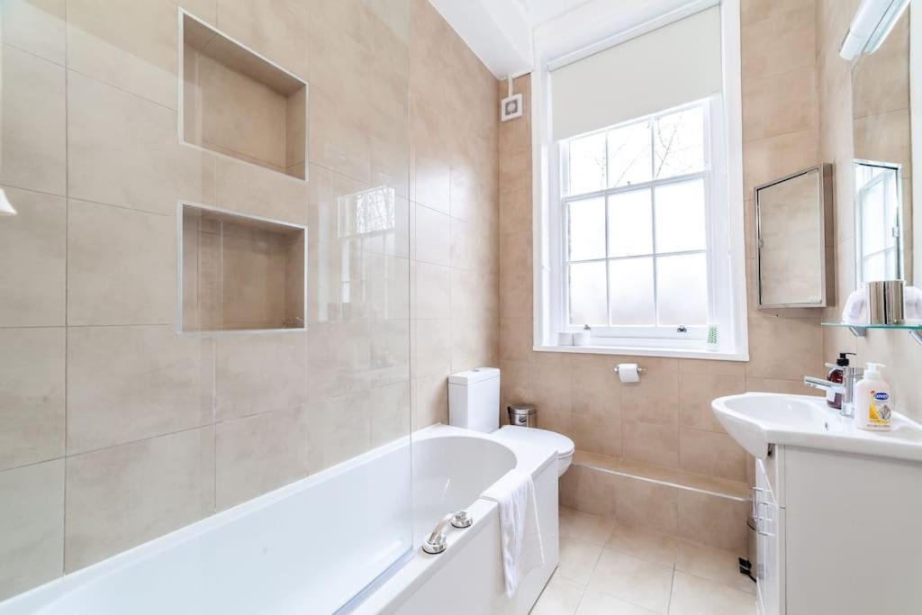 Spacious & Central 3-Bed Flat By Popular Waterloo! Londyn Zewnętrze zdjęcie